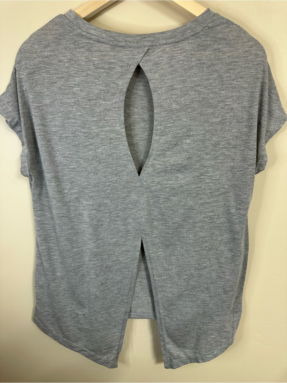 ✨Studio by Energy Zone Women’s Medium Gray Workout Short Sleeve Open Back